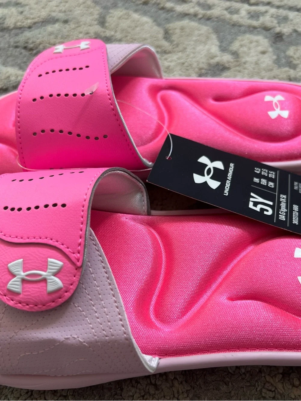 NWT❤️Under Armour Pink Girls' Slide Sandals with Cushioned Footbed sz5Y